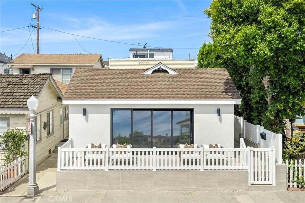 Newport Beach, California, United States 1 - 18873880