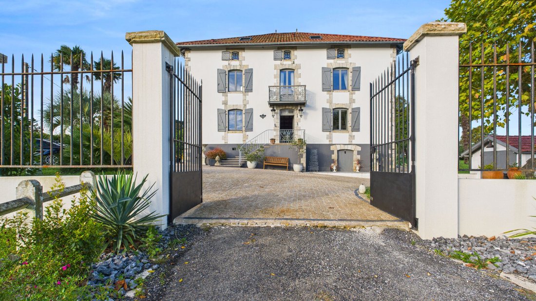 Villa en Guiche, Nueva Aquitania, Francia 1 - 17796779