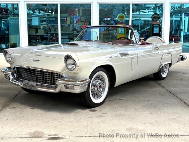Ford Thunderbird in Calverton, NY, United States 1 - 18873689