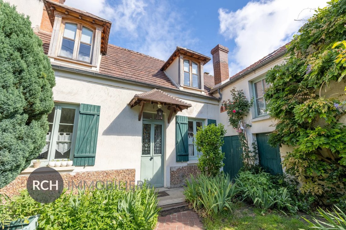 House in Garancieres, Ile-de-France, France 1 - 18872447