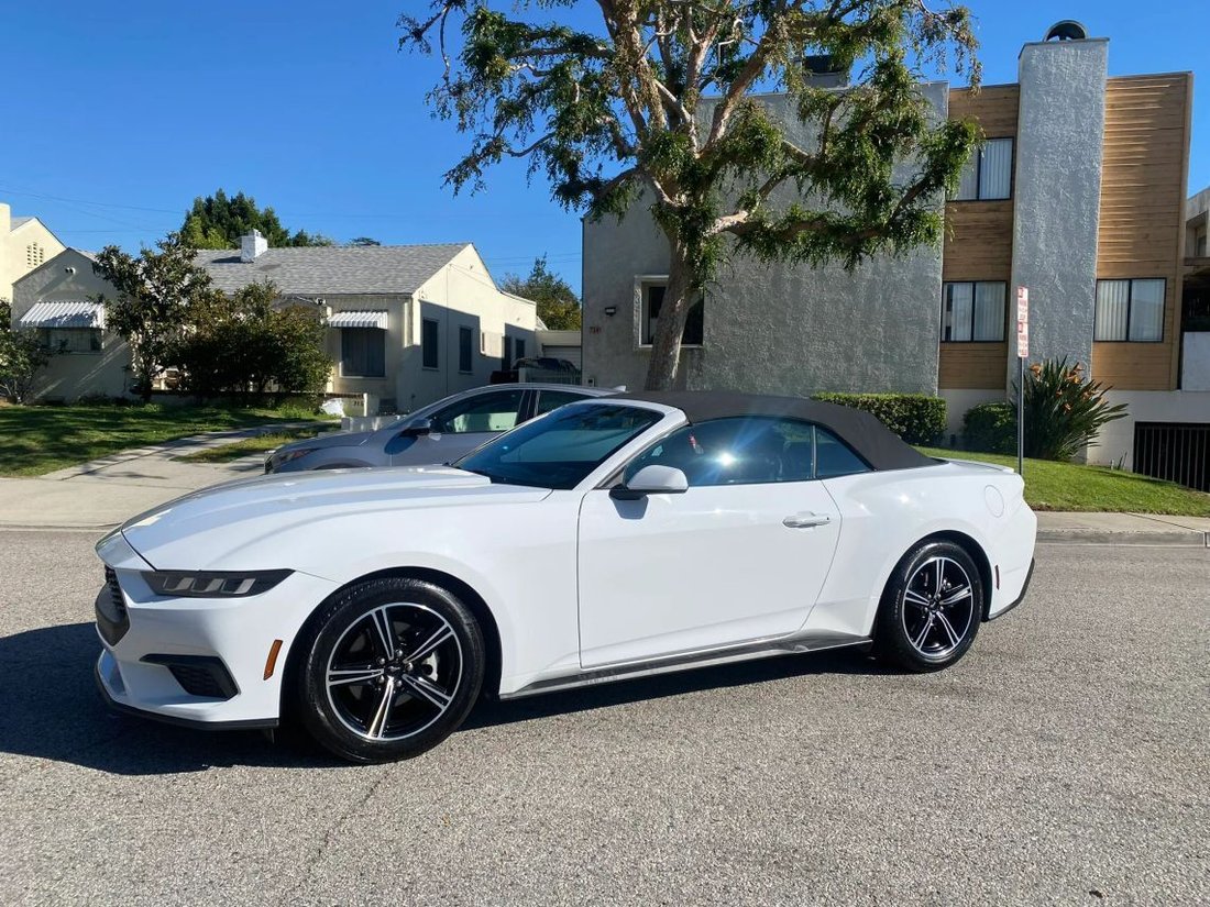Cabriolet in Los Angeles, CA, United States 4 - 18875488