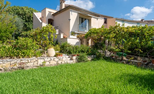 Villa in Centre du Village, La Colle-sur-Loup, France 1