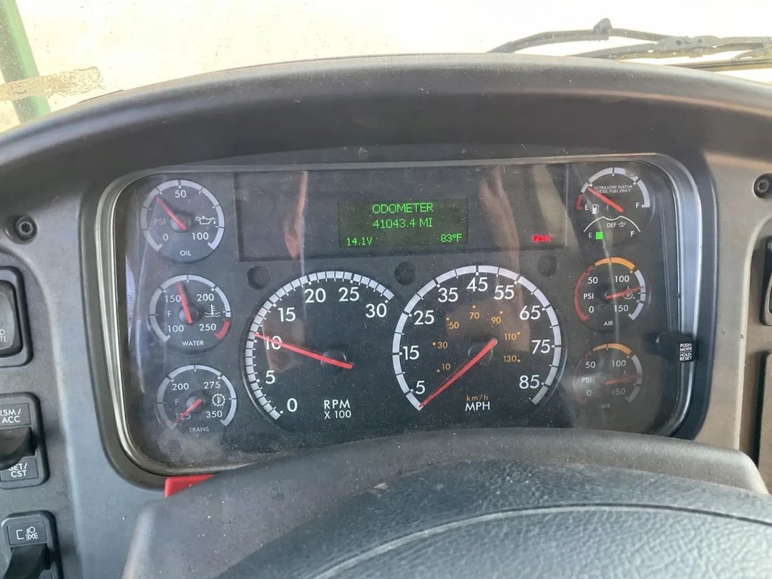 Pickup in Pacoima, CA, United States 5 - 18875626