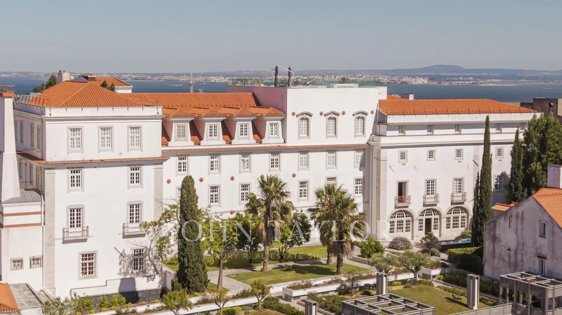 Apartment in Santo Antonio, Lisbon, Portugal 2 - 18872149