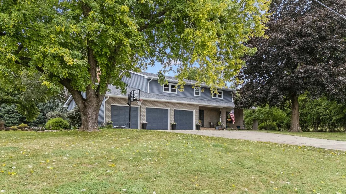 Casa a Bettendorf, Iowa, Stati Uniti 1 - 18874033