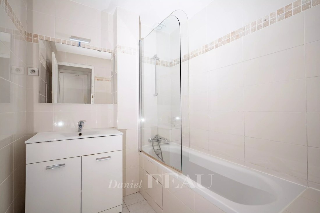 Apartment in Porte Dauphine, Paris 16e Arrondissement, Paris 5 - 18870767
