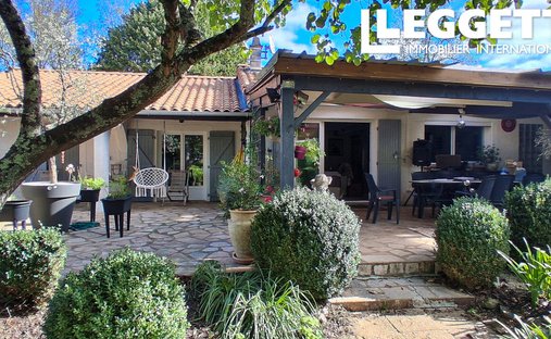 Casa a Le Busseau, Nuova Aquitania, Francia 1