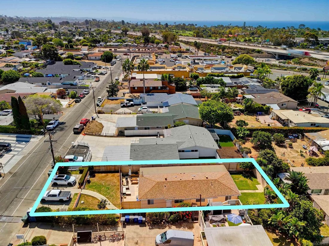 Encinitas, California, United States 3 - 18439930