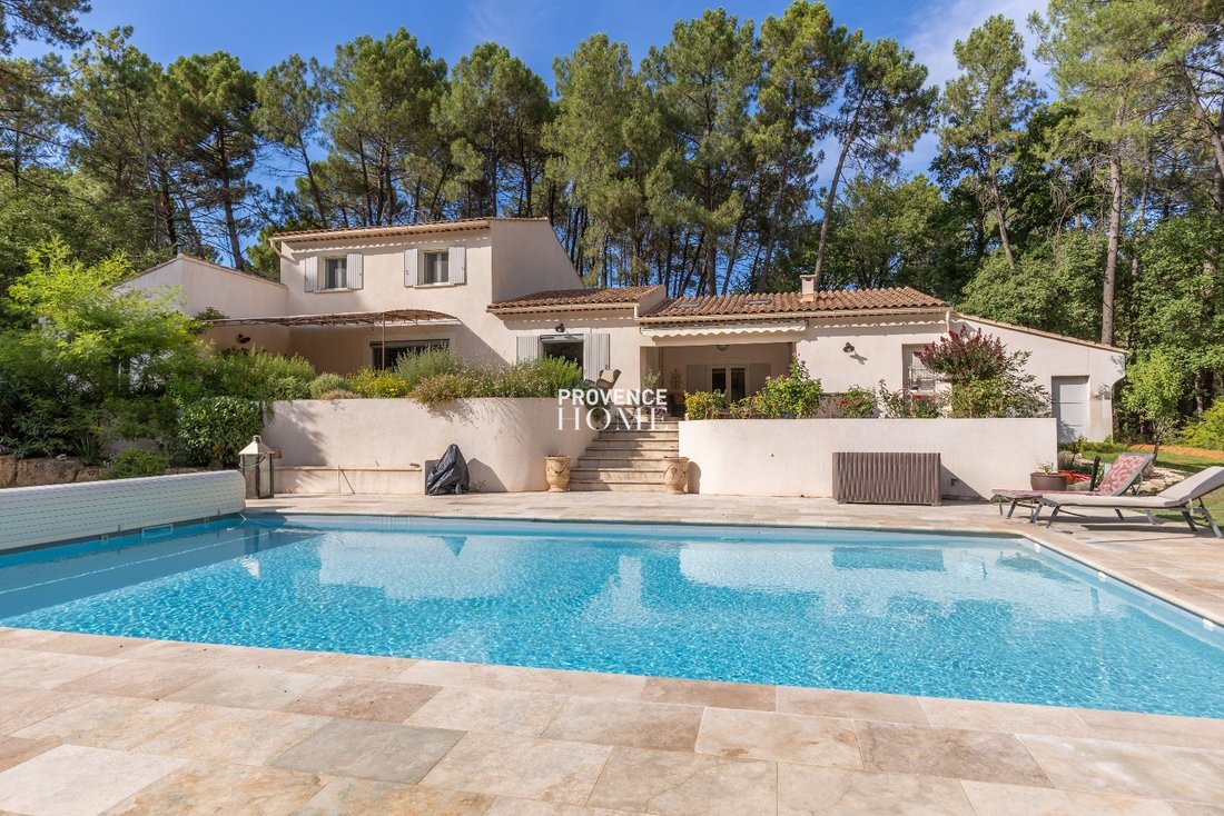 Estate in Roussillon, Provence-Alpes-Côte d'Azur, France 2 - 18872166