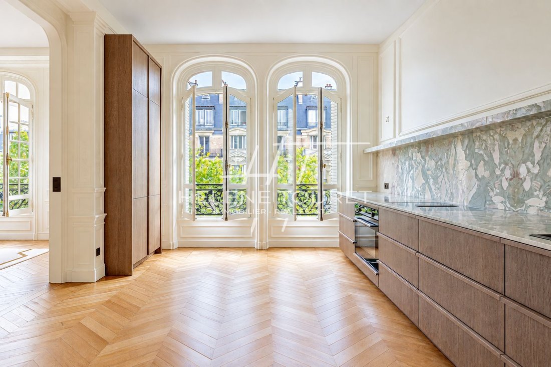 Apartment in Invalides, Paris 7e Arrondissement, Paris 1 - 18872406