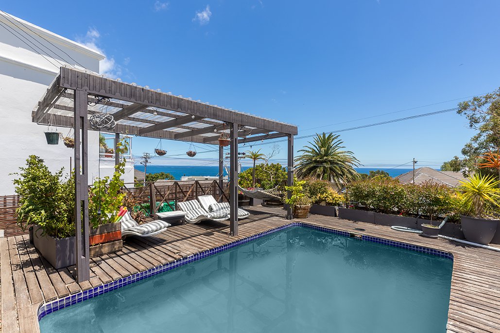 House in Camps Bay, Atlantic Seaboard, Cape Town 3 - 18875737