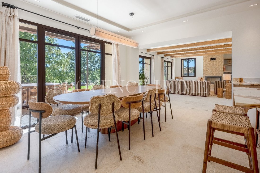 Country House in Gordes, Provence-Alpes-Côte d'Azur, France 4 - 18688405