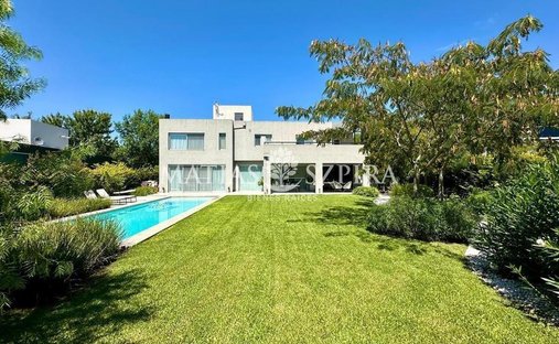 House in General Rodríguez, Buenos Aires Province, Argentina 1