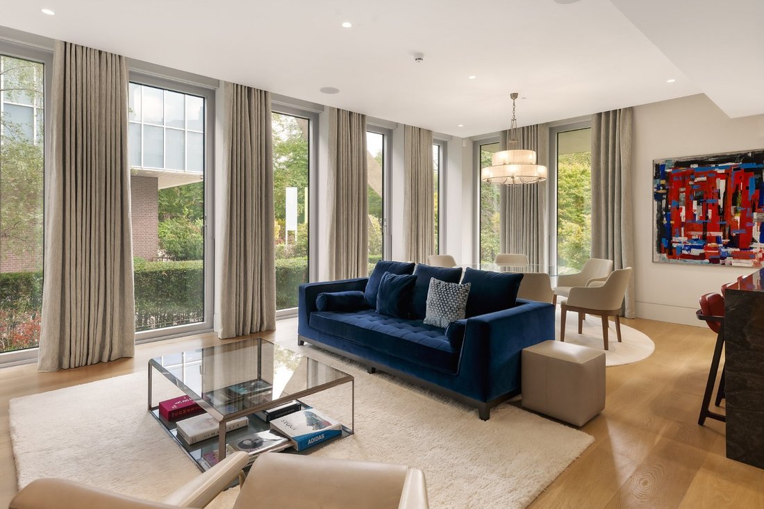 Apartment in Holland Park, Kensington And Chelsea, England 1 - 14699646