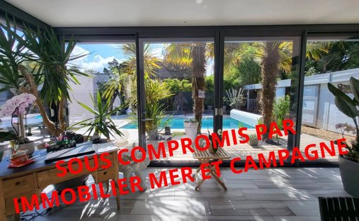 House in Mesquer, Pays de la Loire, France 1