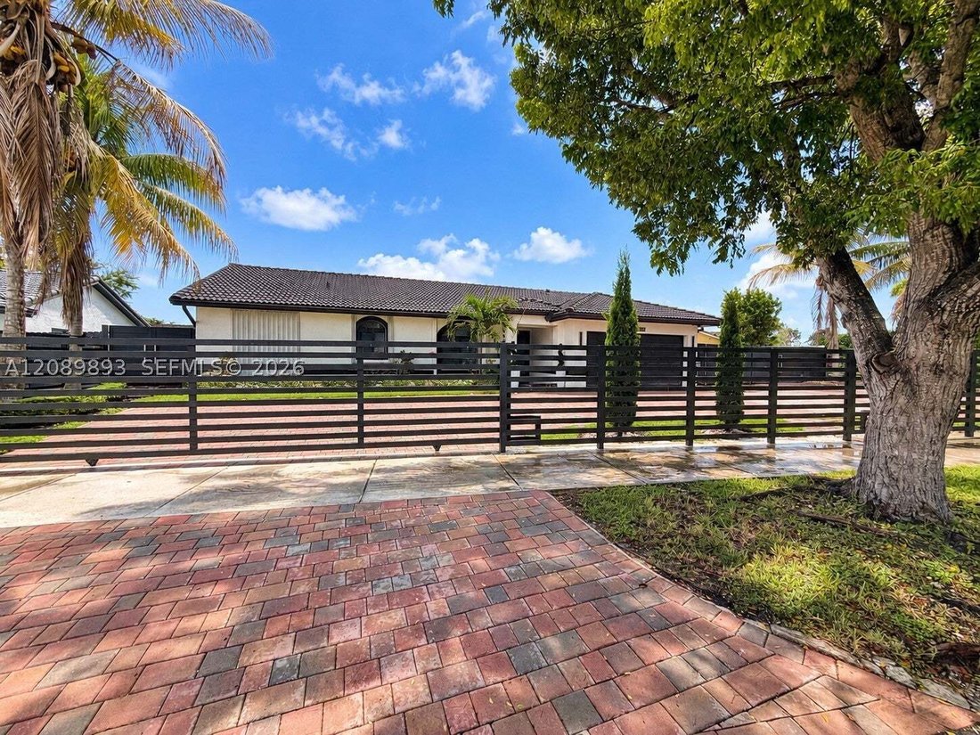 House in Miami, Florida, United States 3 - 18873912