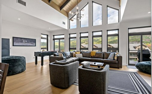 Condominio a Mont-Tremblant, Québec, Canada 1