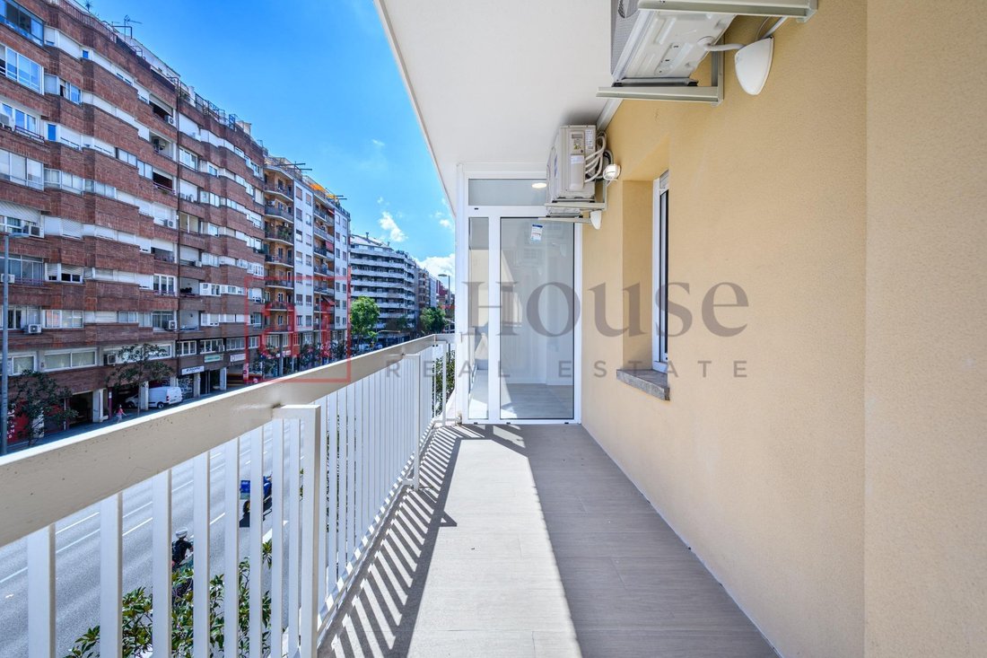 Apartment in Eixample, Barcelona, Spain 4 - 18871717