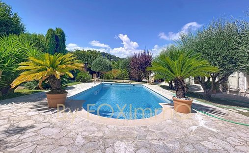 Villa in Saint-Paul-de-Vence, Provence-Alpes-Côte d'Azur, France 1