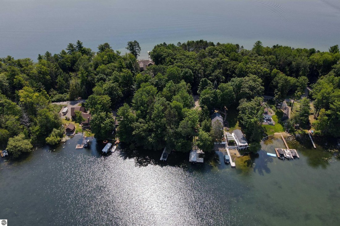 House in Traverse City, Michigan, United States 5 - 18872382