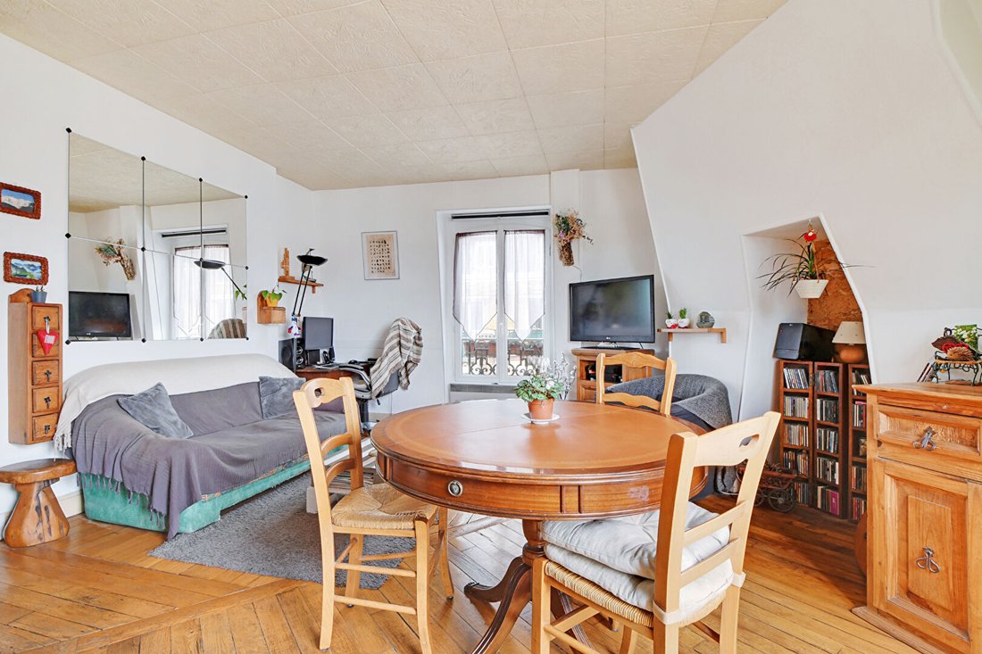 Apartment in Lorette-Martyrs, Paris 9e Arrondissement, Paris 3 - 18874815