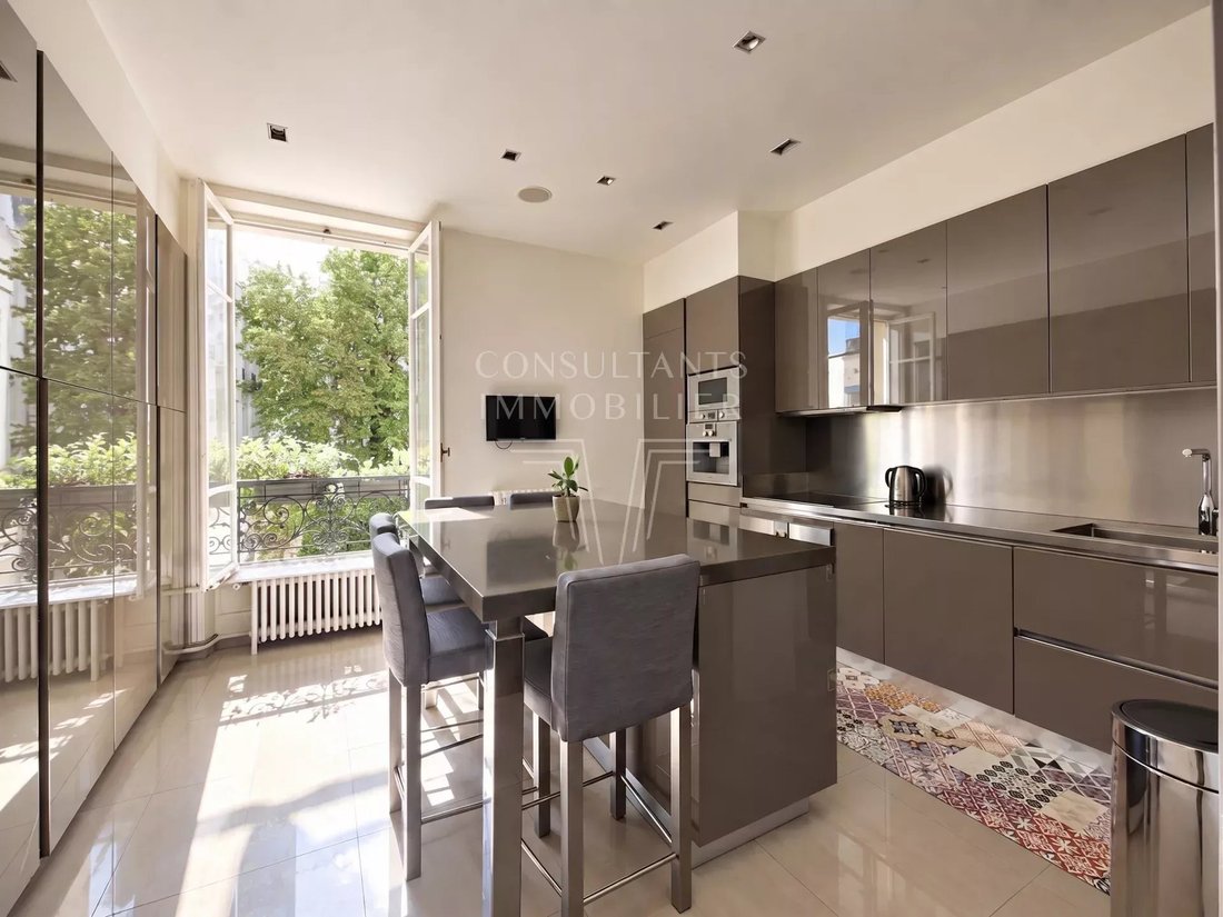 Apartment in Porte Dauphine, Paris 16e Arrondissement, Paris 4 - 18871902