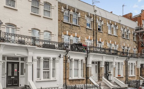 Apartment in Barons Court, Hammersmith and Fulham, England 1