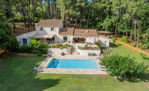 Domaine à Roussillon, Provence-Alpes-Côte d'Azur, France 1
