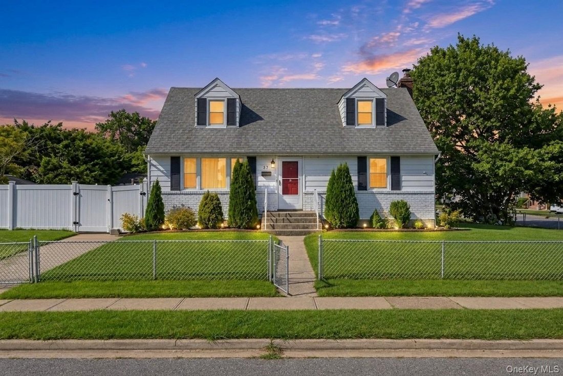 Casa a Hicksville, New York, Stati Uniti 1 - 18874657
