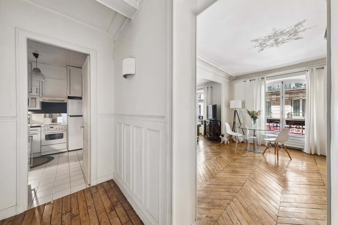 Apartment in Porte Dauphine, Paris 16e Arrondissement, Paris 4 - 18872603