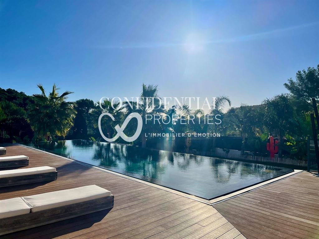 Villa in Bandol, Provence-Alpes-Côte d'Azur, France 2 - 15812345