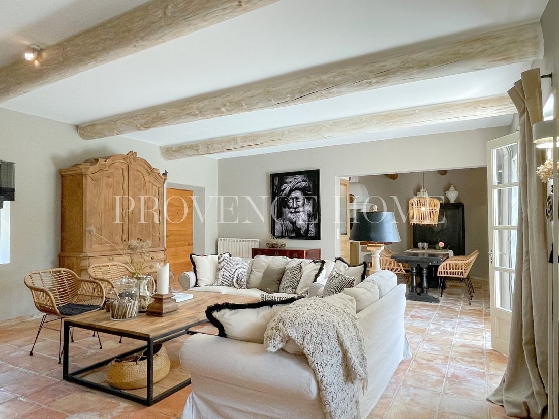 Estate in Gordes, Provence-Alpes-Côte d'Azur, France 5 - 18872137