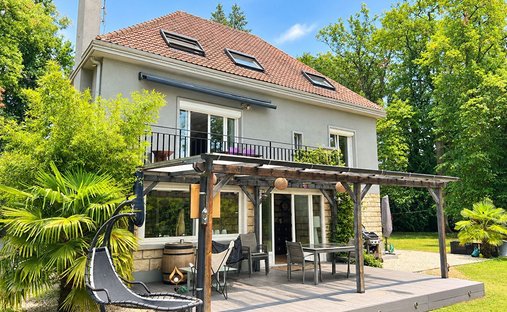 Casa a Ouest, Lamorlaye, Francia 1