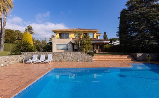 Villa in Alella, Catalonia, Spain 1