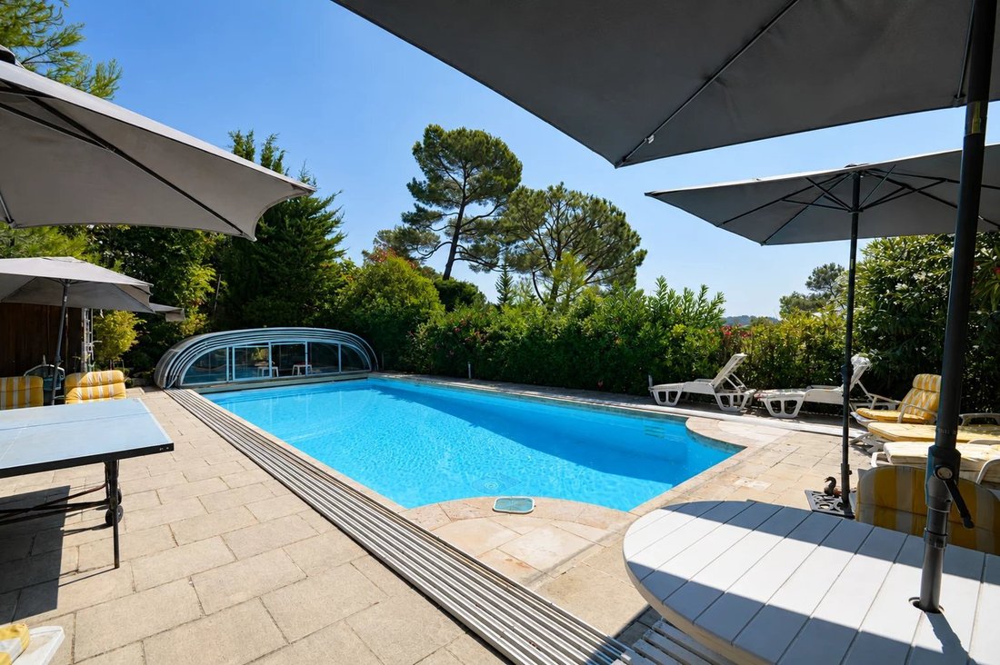 Villa in Sud, Roquefort-les-Pins, France 3 - 18875096