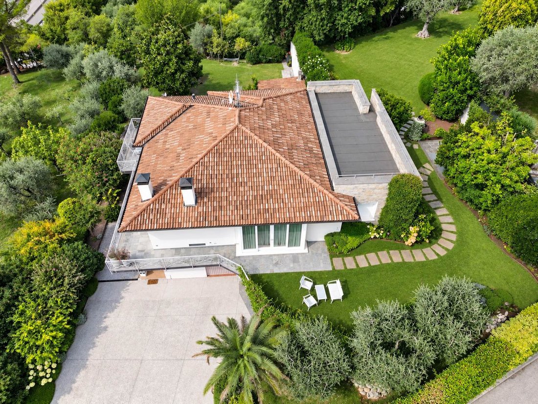 Villa in Salò, Lombardei, Italien 2 - 18874911