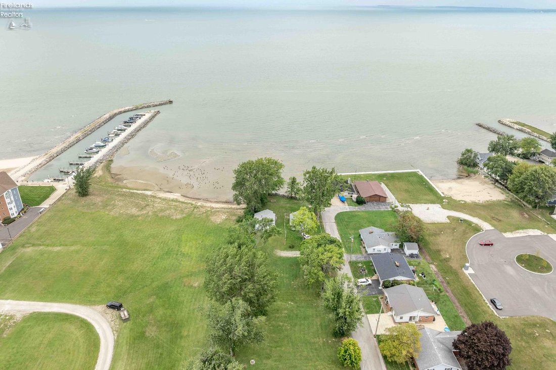 Land in Port Clinton, Ohio, United States 2 - 18874229