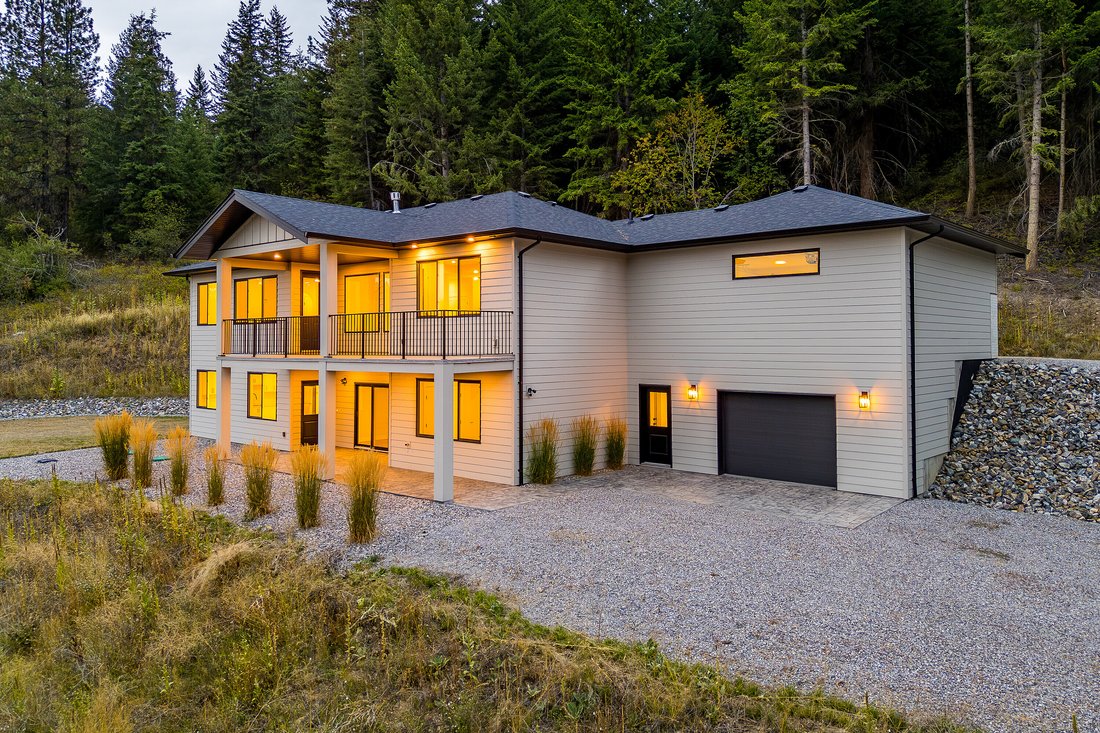 House in Vernon, British Columbia, Canada 3 - 18873012