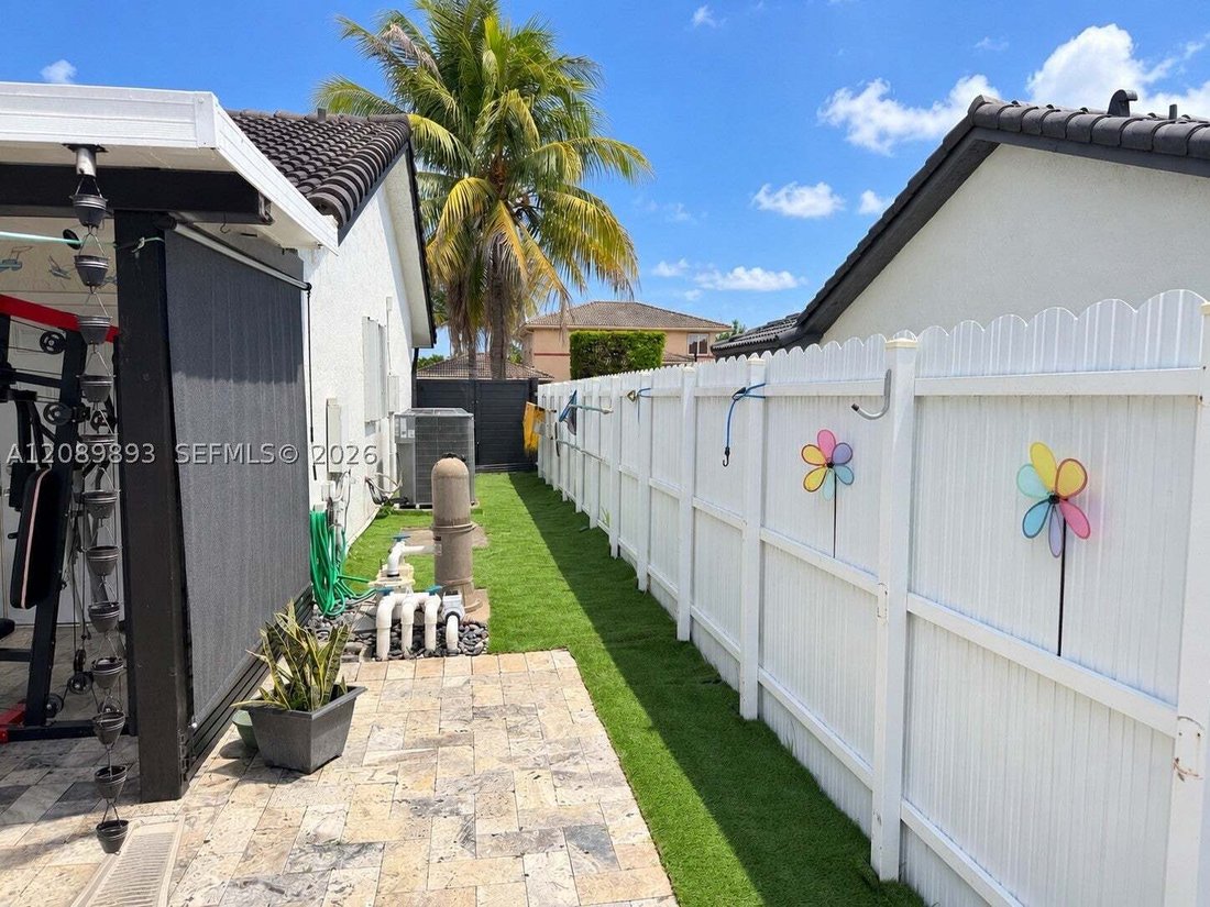 House in Miami, Florida, United States 5 - 18873912