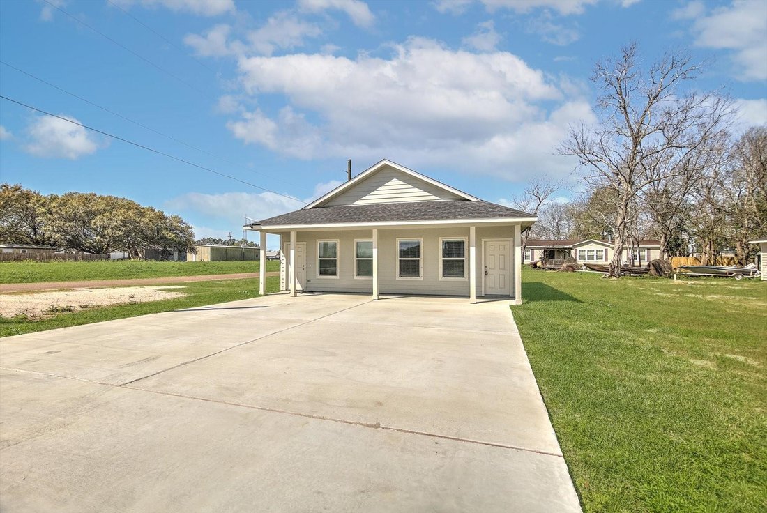 Anahuac, Texas, United States 5 - 18871415