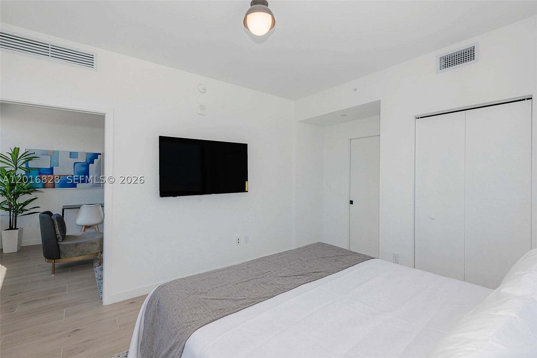 Condo in Miami, Florida, United States 5 - 17925315