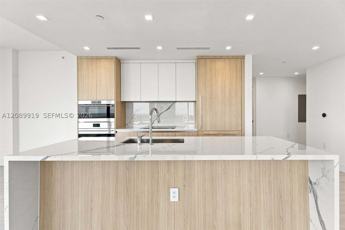 Condo in North Miami Beach, Florida, United States 4 - 18873895