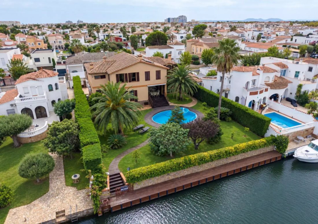 Haus in Empuriabrava, Katalonien, Spanien 1 - 18874726