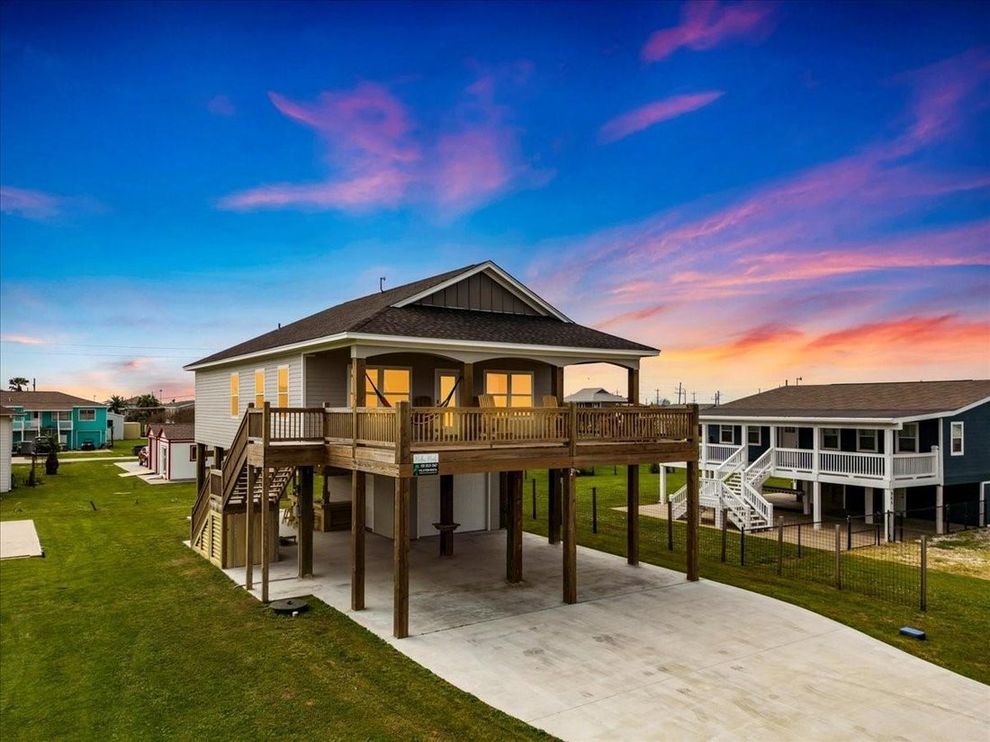 House in Bolivar Peninsula, Texas, United States 1 - 18871398