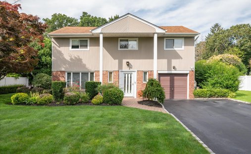 House in East Northport, New York, United States 1