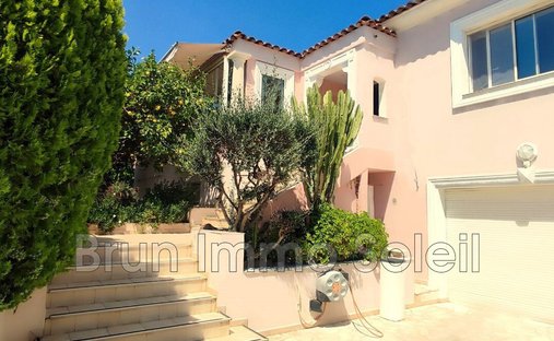 Villa in Val de Cagne-Colline Route de Vence, Cagnes-sur-Mer, France 1