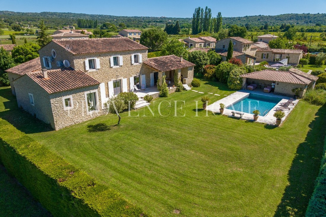 Finca en Gordes, Provenza-Alpes-Costa Azul, Francia 1 - 18872141