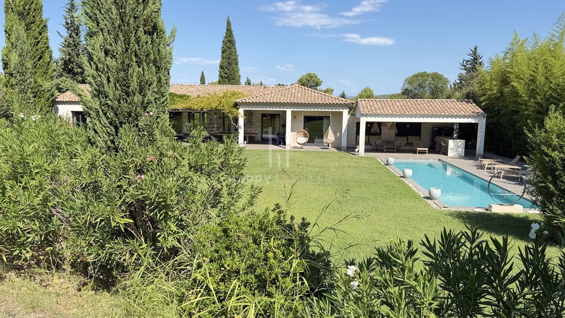 Casa en Fontvieille, Provenza-Alpes-Costa Azul, Francia 3 - 18872212