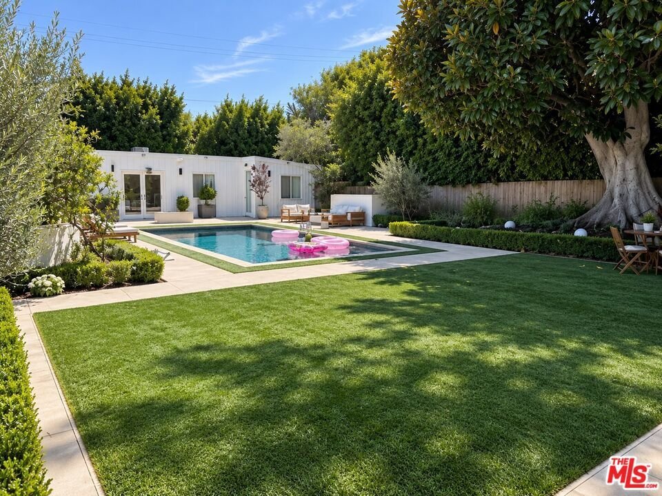 Beverly Hills, California, United States 2 - 18874611