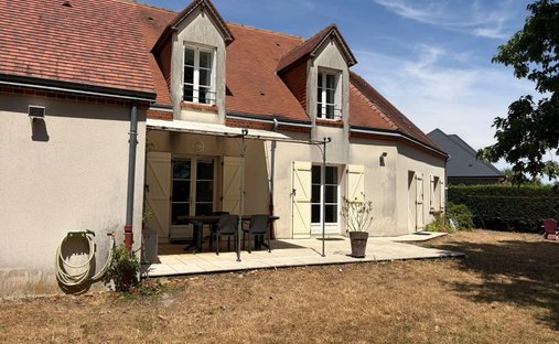 House in Sud Est, Olivet, France 1